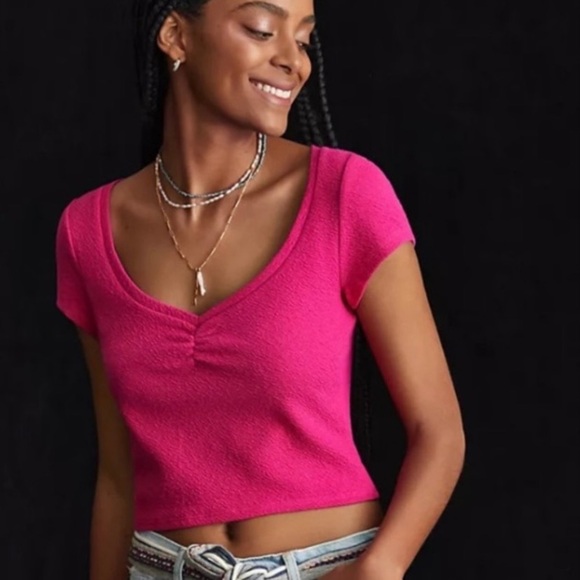 Anthropologie Tops - Anthropologie by Anthropologie Scoop Neck Cropped Baby Tee in Hot Pink